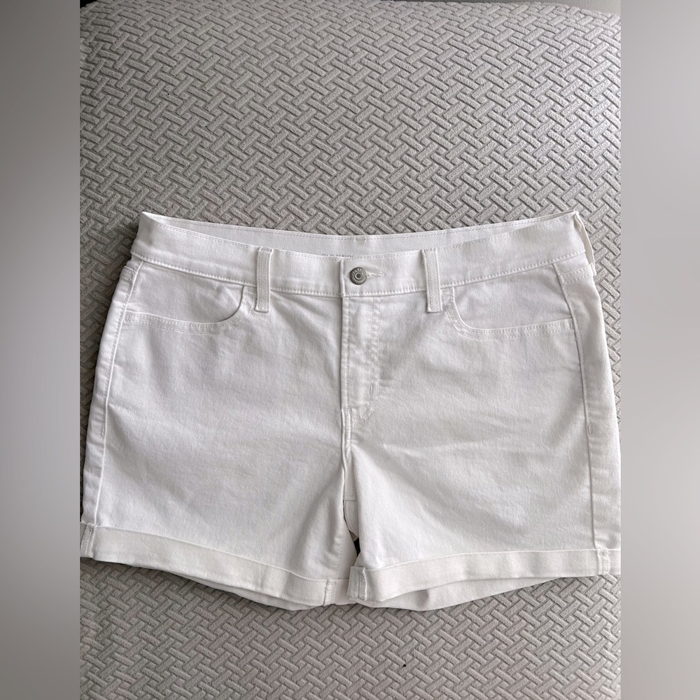 Old Navy WOW High-Rise White Jean Shorts Size 8 EUC
